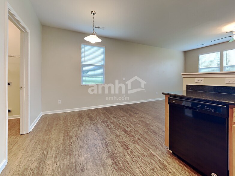 Building Photo - 504 Greywood Ln