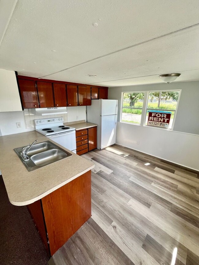 Building Photo - NICE 2BR/1BA Auburndale Mobile Home! NO AP...