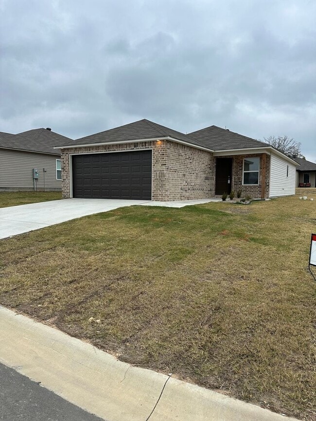 Building Photo - **PreLeasing*  NEW Three Bedroom | Two Bath Home in Benton