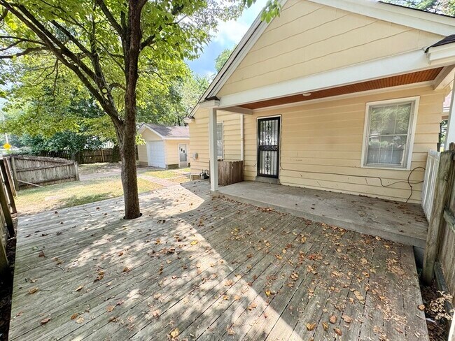 Building Photo - 3923 Spottswood Ave
