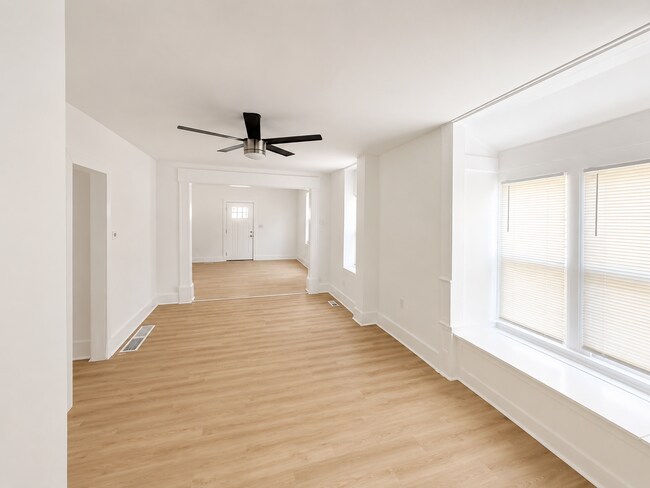 Building Photo - 741 Walnut St