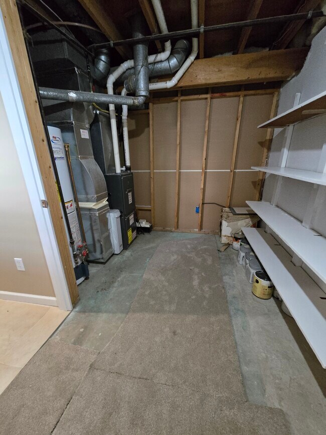 Building Photo - 2125 Hollywood Blvd