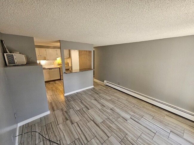 Building Photo - 1302 S Parker Rd