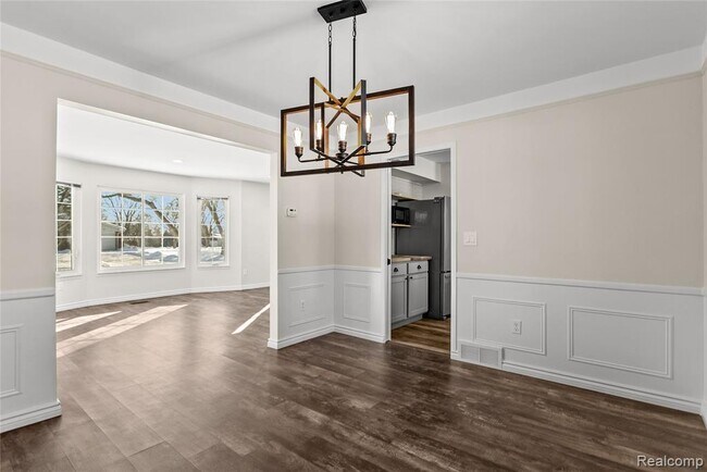 Building Photo - 3715 Ledge Dr