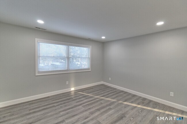 Building Photo - 169 Clark St