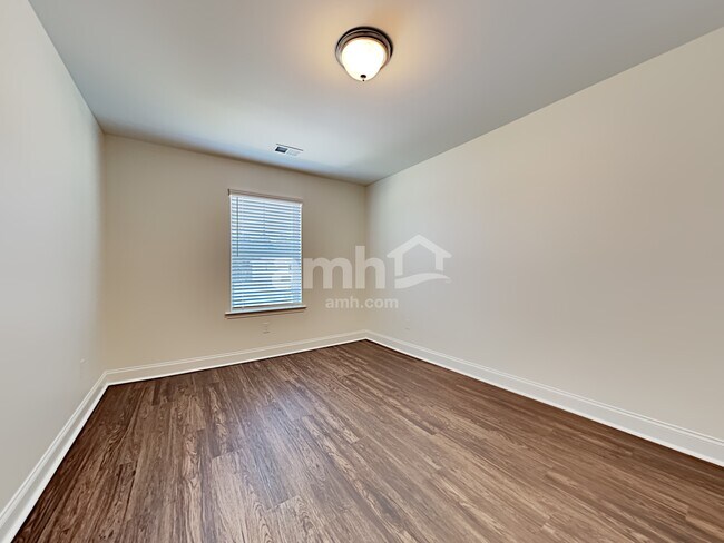 Building Photo - 292 Bering Lane