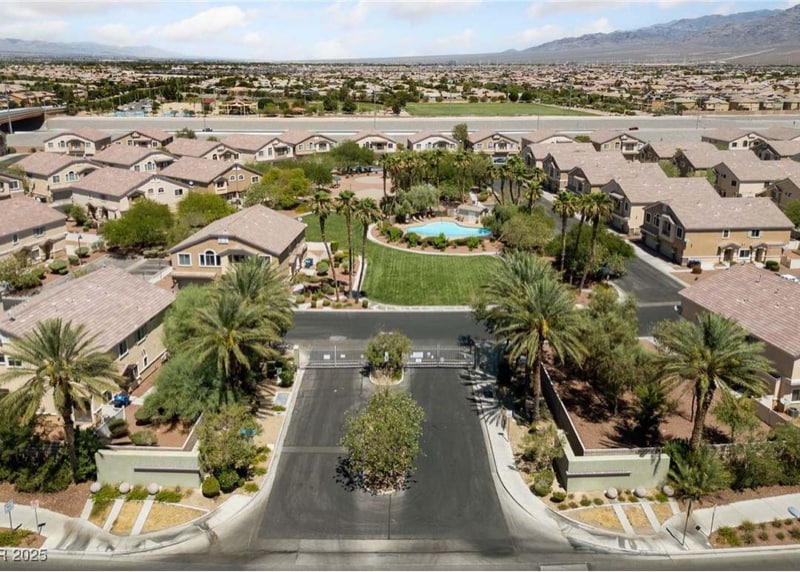 Building Photo - 6661 Lookout Lodge Ln