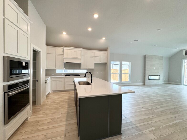 Building Photo - 6113 Tahoe Winds Dr
