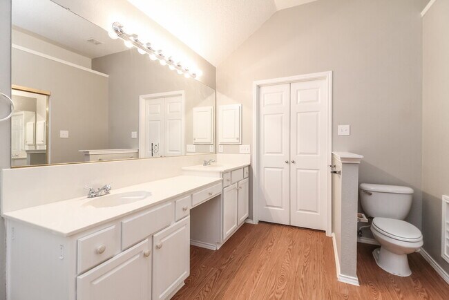 Building Photo - 2338 Liles Ln