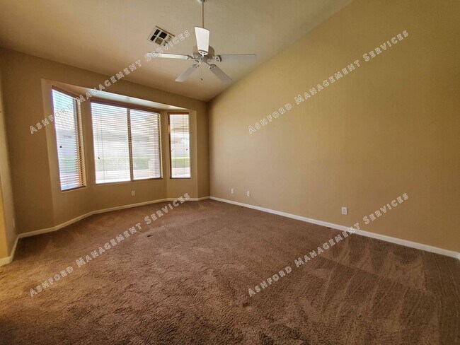 Building Photo - 3 BEDROOM WITH POOL NORTH SCOTTSDALE