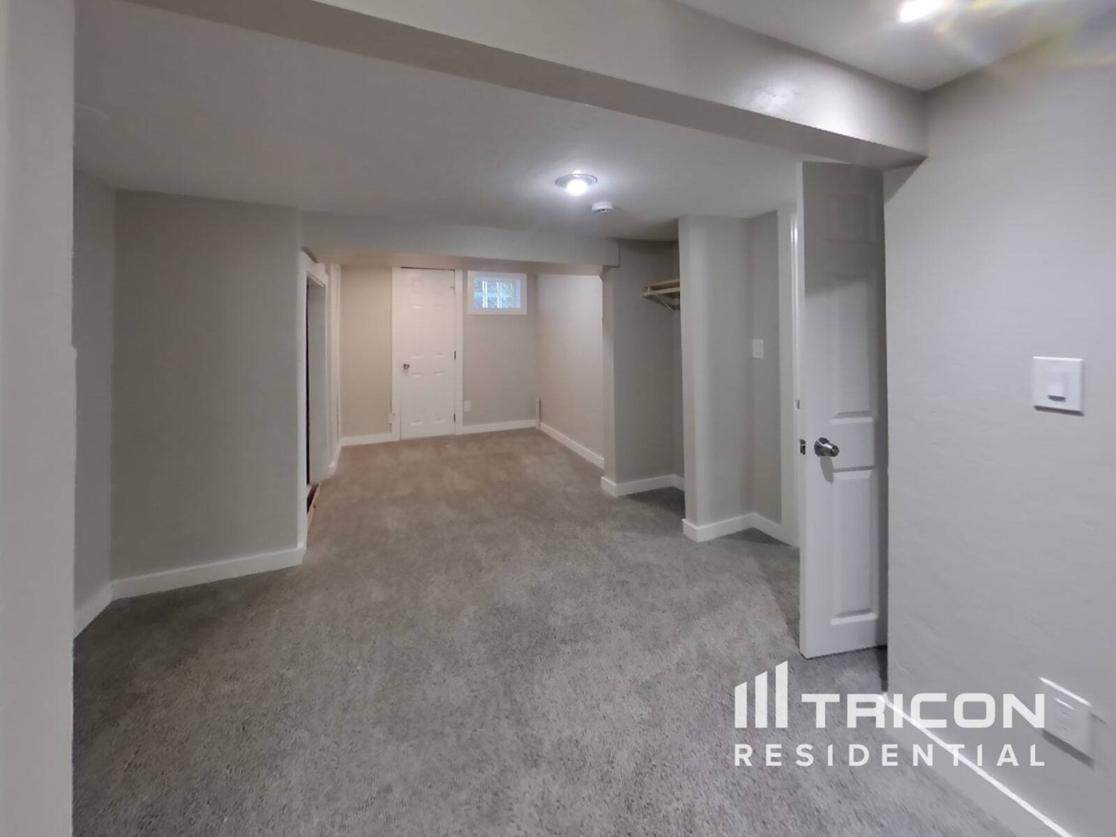 Building Photo - 5555 Madrona Ave NE