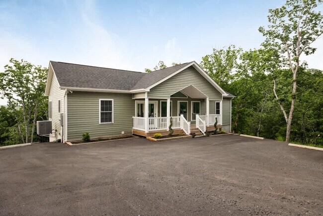 Building Photo - 351 Donna Ct