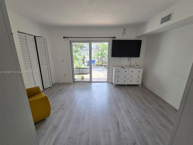 Building Photo - 6886 NW 166th Terrace