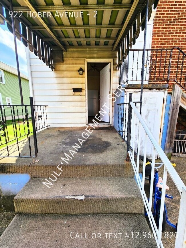 Building Photo - 922 Hober Ave