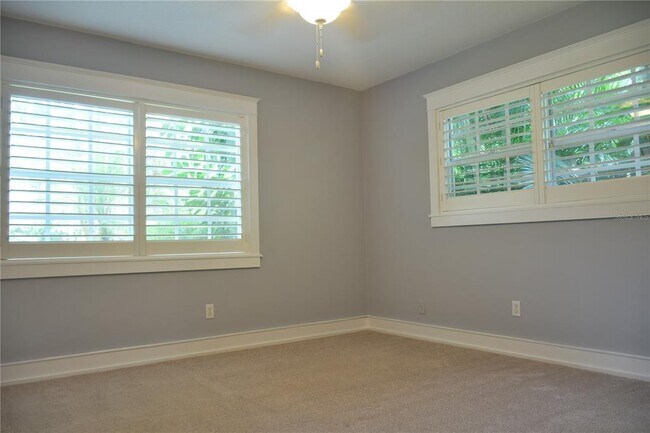 Building Photo - 3012 W Fair Oaks Ave