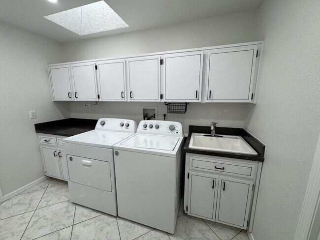 Building Photo - 8442 Eldridge Rd