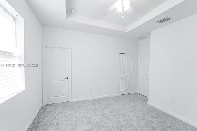 Building Photo - 2620 SE 28th Dr