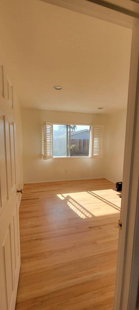 Building Photo - Lovely 4 Bedroom home in UTC  with large b...