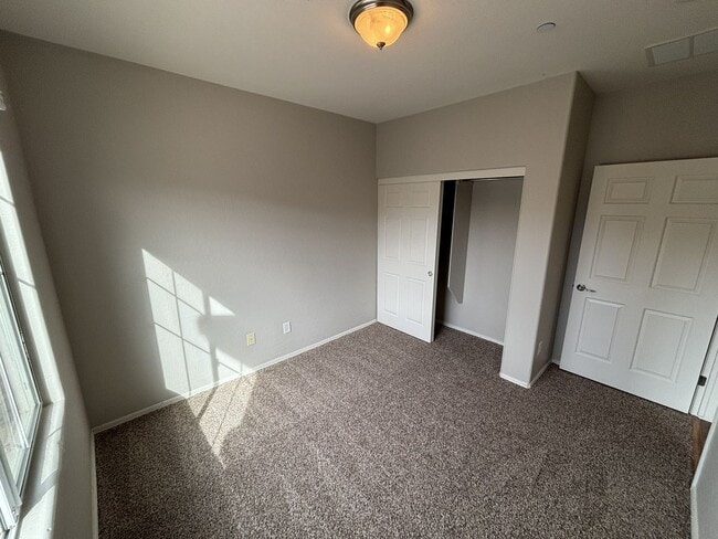 Building Photo - Beautiful 3Bed/2Bath/1Car Condo in Sky Pointe Community – Northwest Las Vegas!