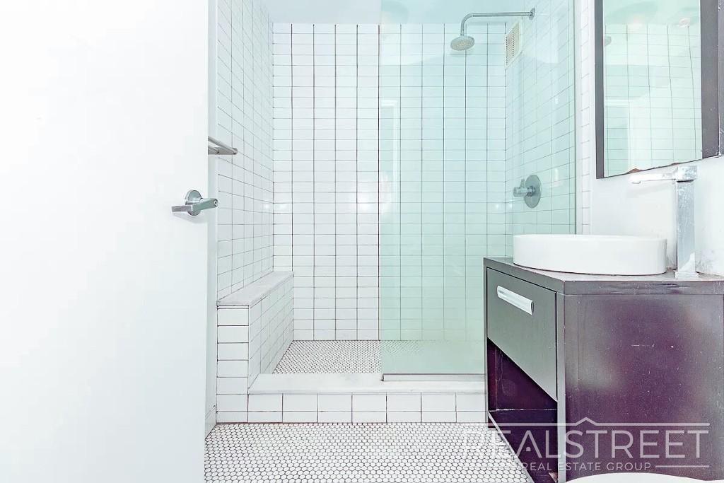 Building Photo - Stylish 2-Bedroom Bushwick Apartment with Huge Private Balcony & Prime Location