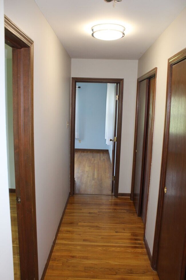 Building Photo - 3 BR Ranch on a Great Country Setting!