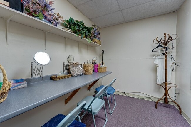 Building Photo - Spring Glen Business Center