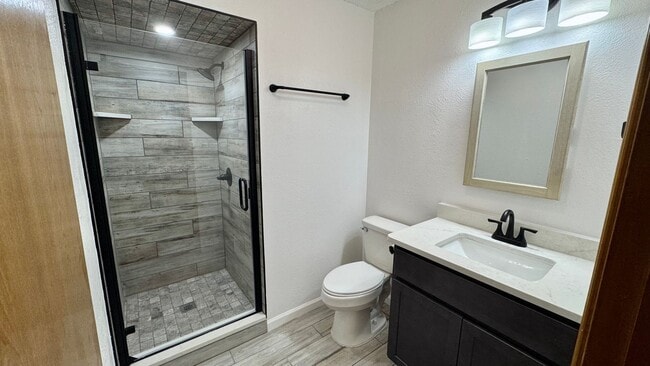 Building Photo - Comfortable & Convenient Living on Nightin...