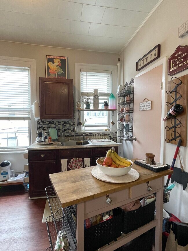 Building Photo - 134 43rd St