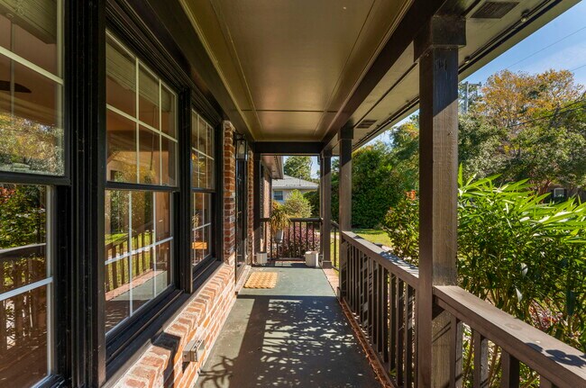 Building Photo - 774 Creekside Dr