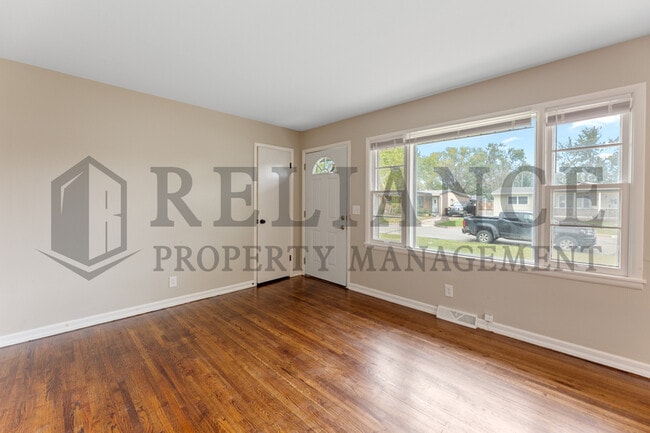 Building Photo - 2210 W Dallas St