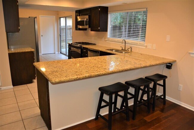 Building Photo - 13 Hickorybark Dr