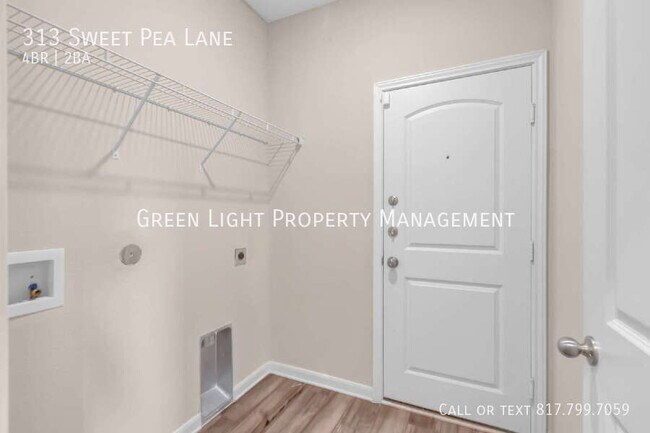 Building Photo - 313 Sweet Pea Ln