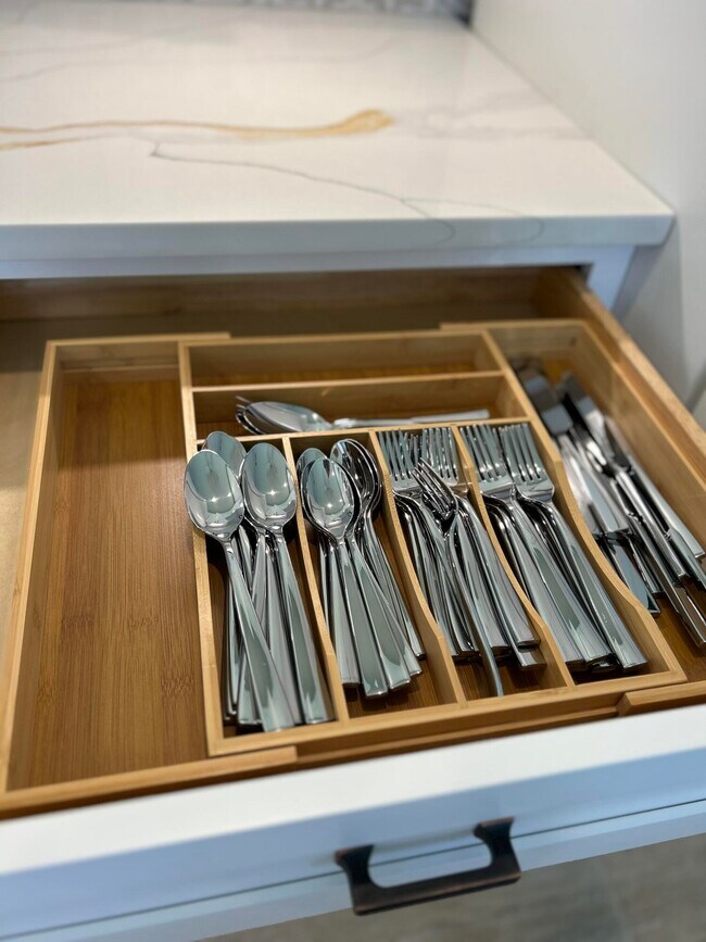 Building Photo - 13383 Bedford Mews Ct