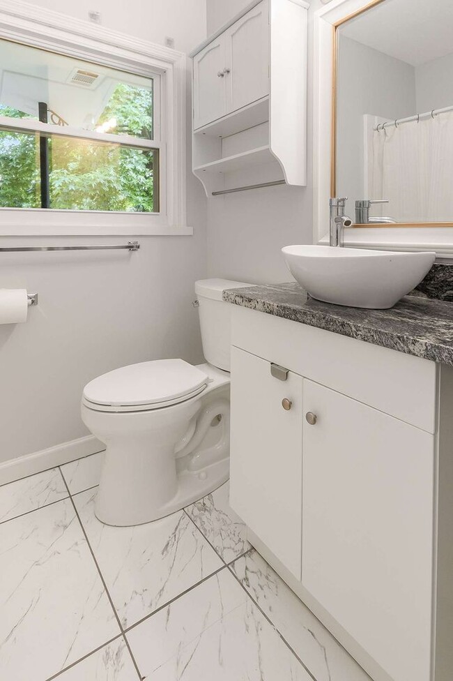 Building Photo - Charming 1950's Ranch w/ Modern Upgrades a...