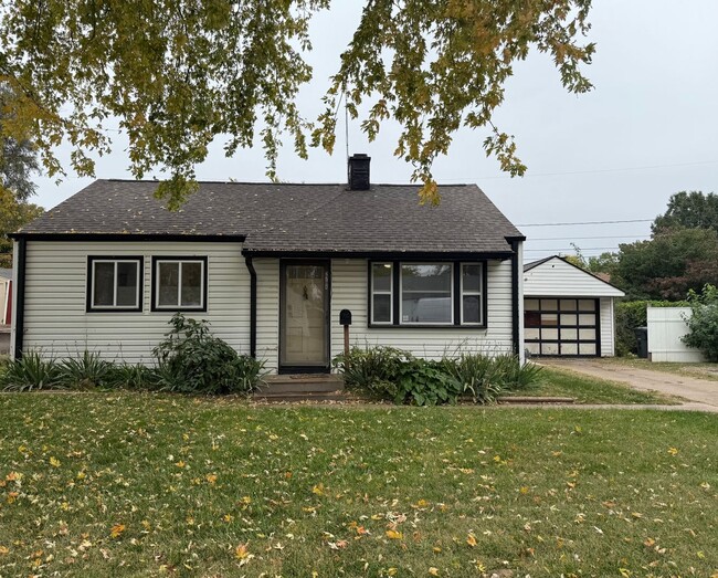 Primary Photo - Cozy Main-Floor Living with Garage & Yard