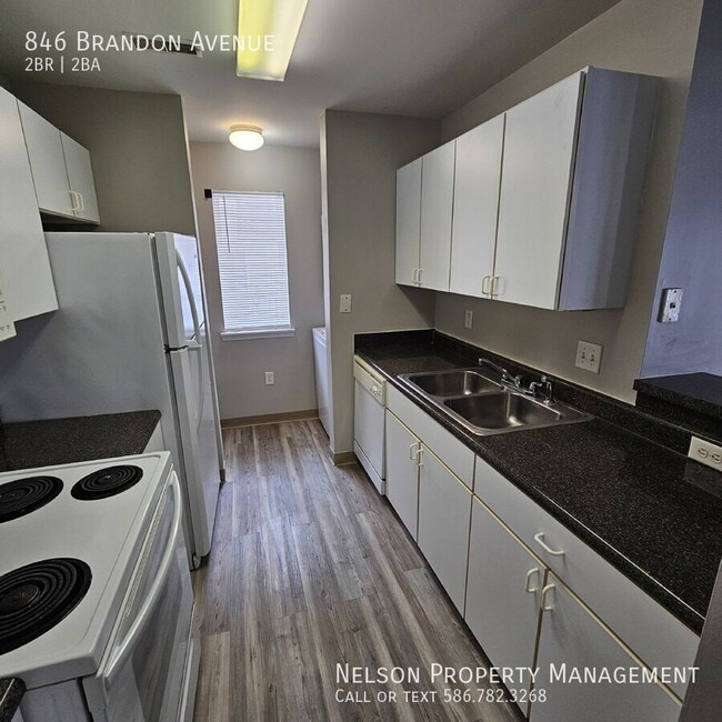 Building Photo - 846 Brandon Ave