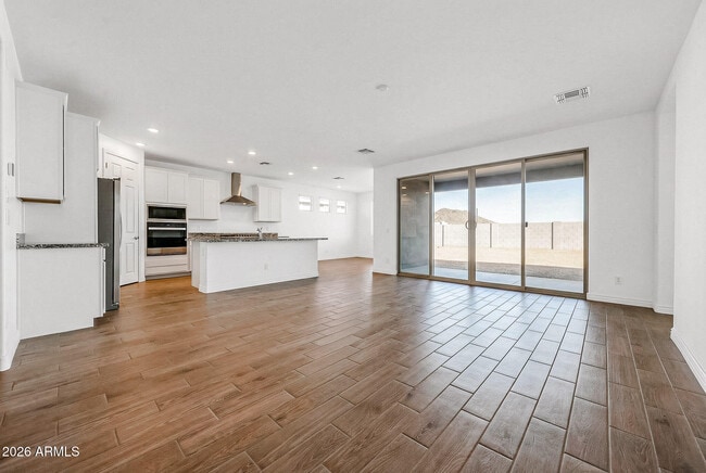 Building Photo - 14766 West Honeysuckle Dr