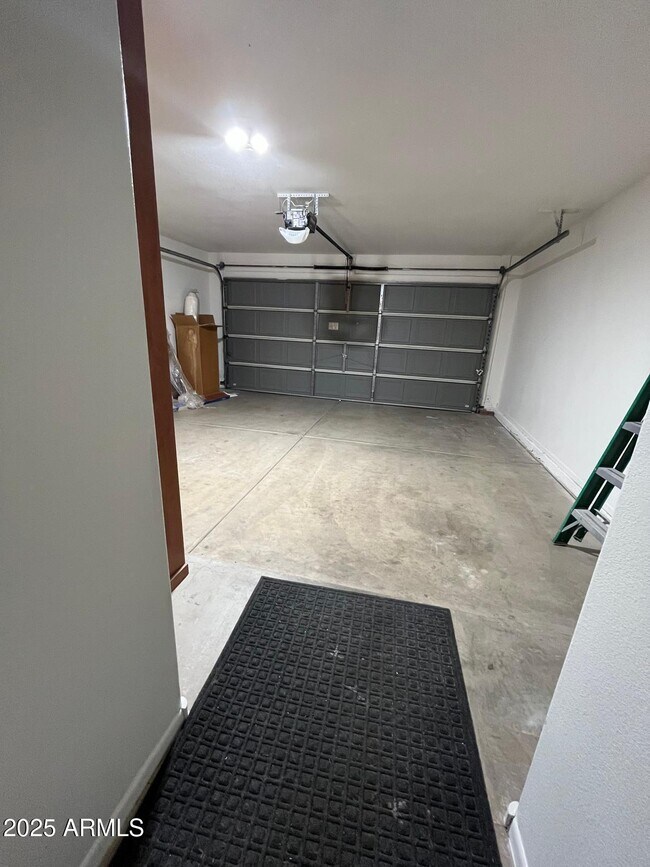 Building Photo - 5023 W Kristal Way