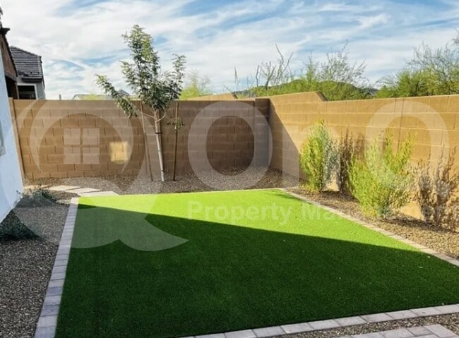 Building Photo - 12534 W Calle De Baca