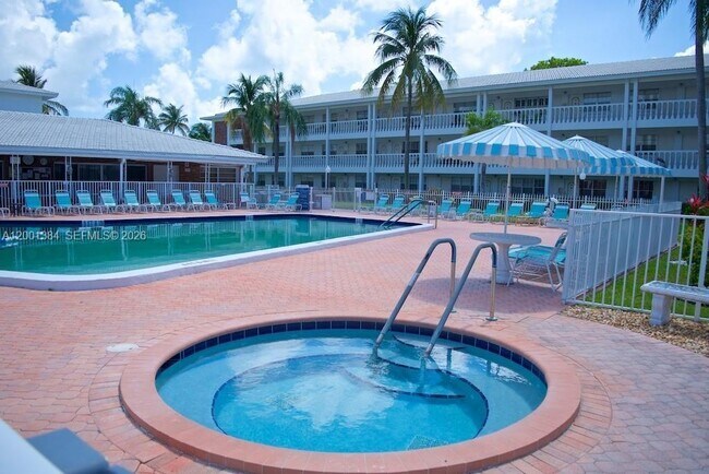 Building Photo - 5201 NE 24th Terrace