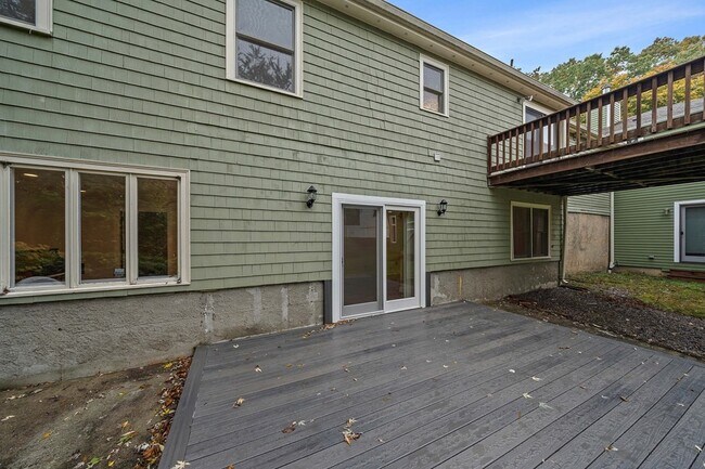 Building Photo - 11 Suban Pl