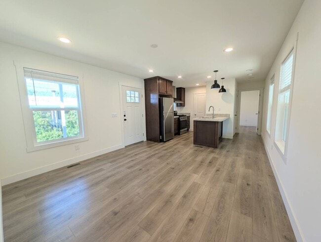 Building Photo - 400 Sulphur Bank Dr