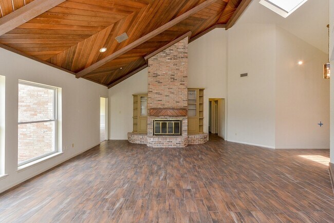 Building Photo - 1231 Creekford Cir