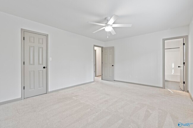 Building Photo - 220 Andra St