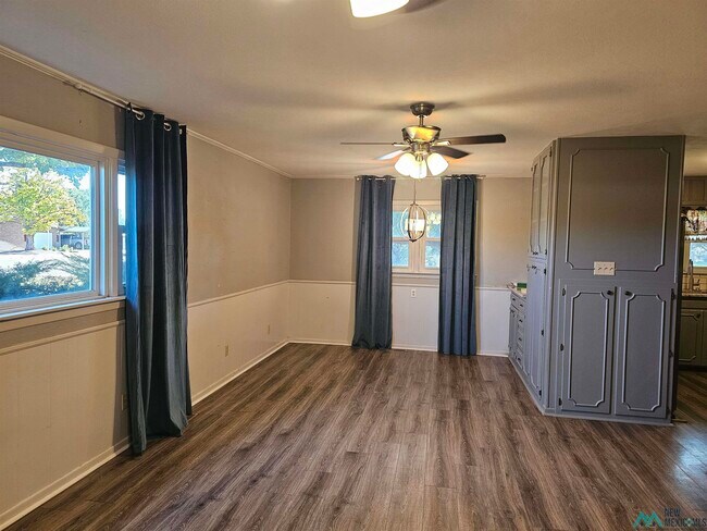 Building Photo - 1801 Eastridge Dr