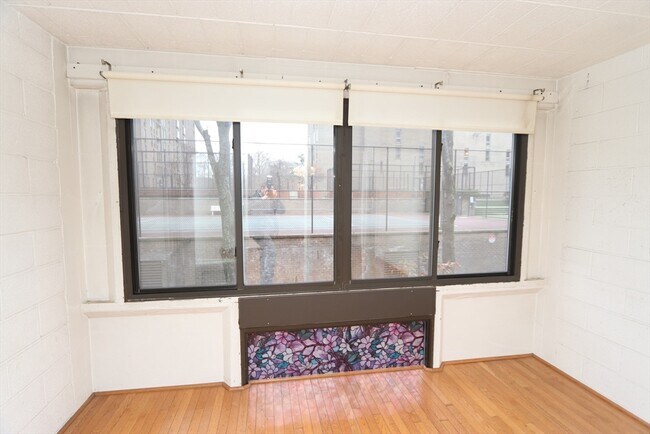 Building Photo - 24 Juniper St