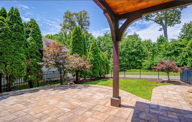 Building Photo - Spacious 4-Bedroom Home in the Heart of Winghaven