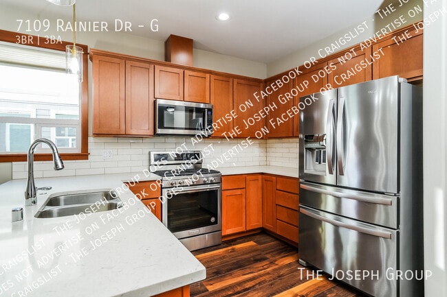 Building Photo - 7109 Rainier Dr
