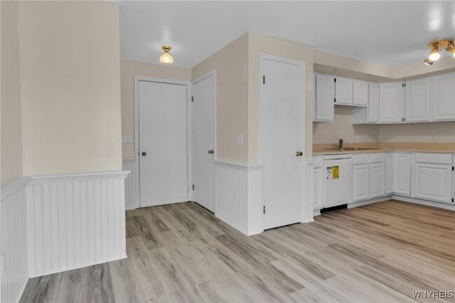 Building Photo - 16 Hubbardston Pl