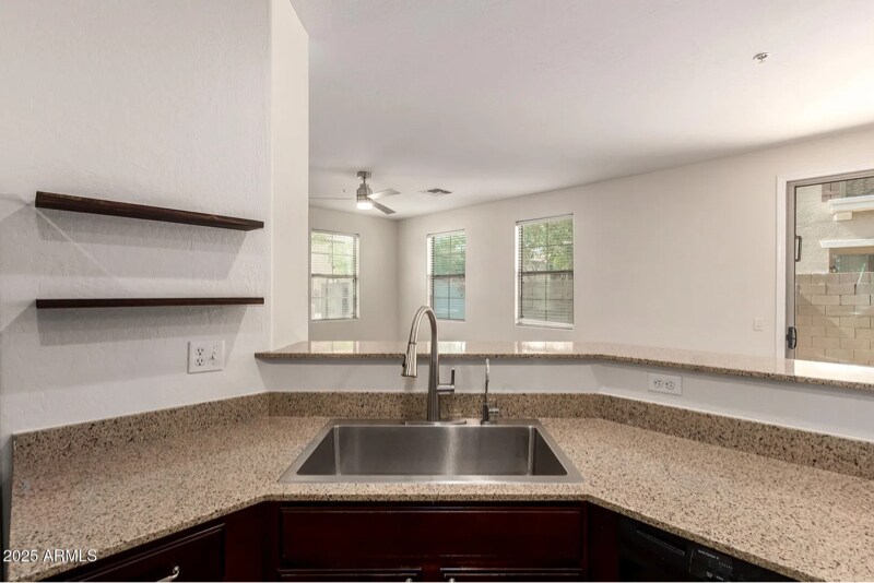 Building Photo - 1255 S Rialto